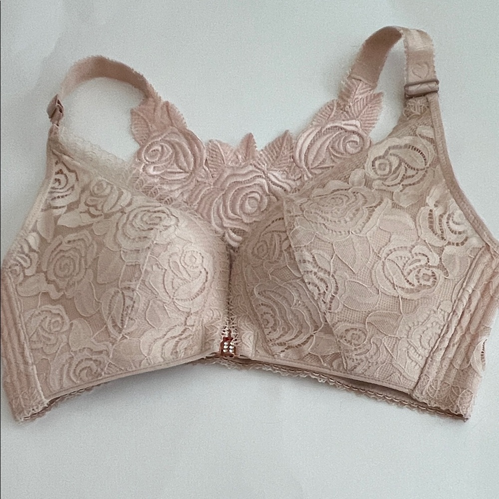 Lace Floral Wireless Bra - Light Pink 36C no name brand